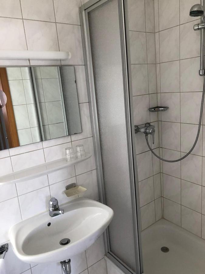 Brauereigasthof Hotel Schluessel Giengen an der Brenz Esterno foto
